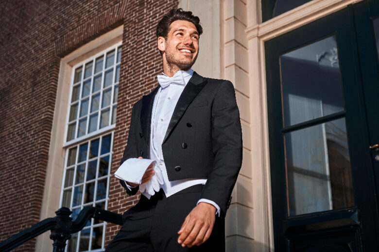 gala-suit-stairs